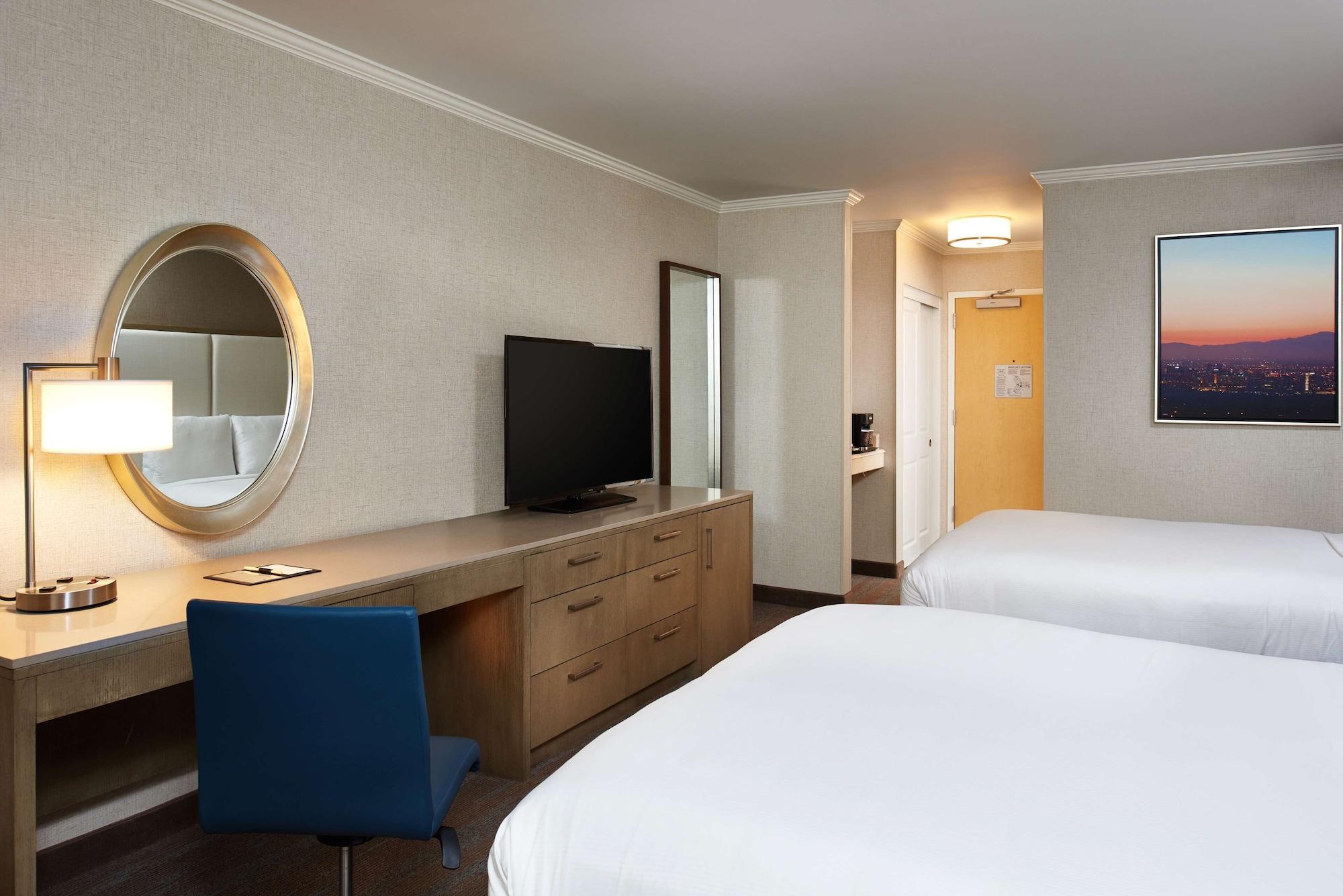 Doubletree By Hilton Irvine Spectrum Exteriér fotografie