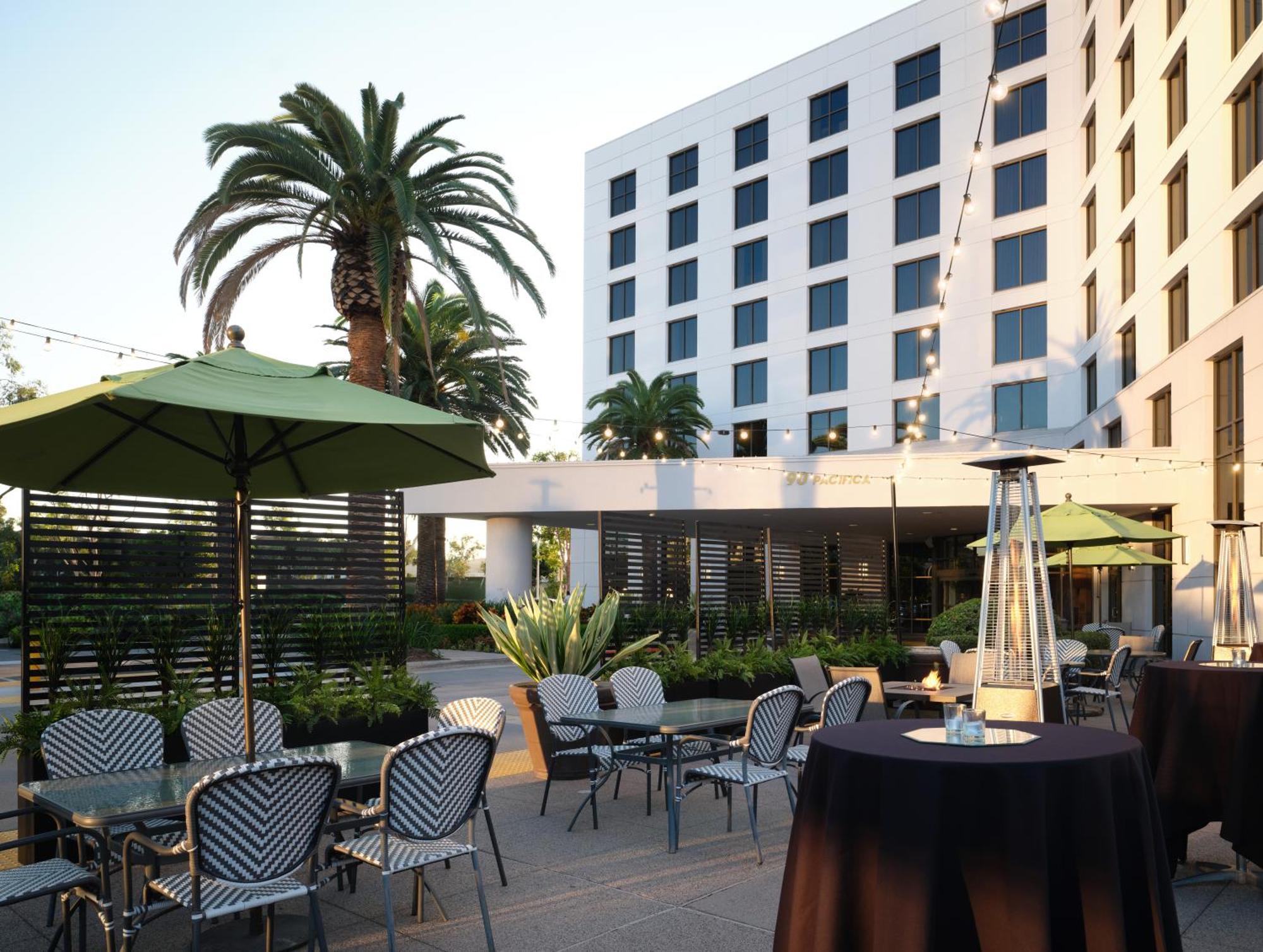 Doubletree By Hilton Irvine Spectrum Exteriér fotografie