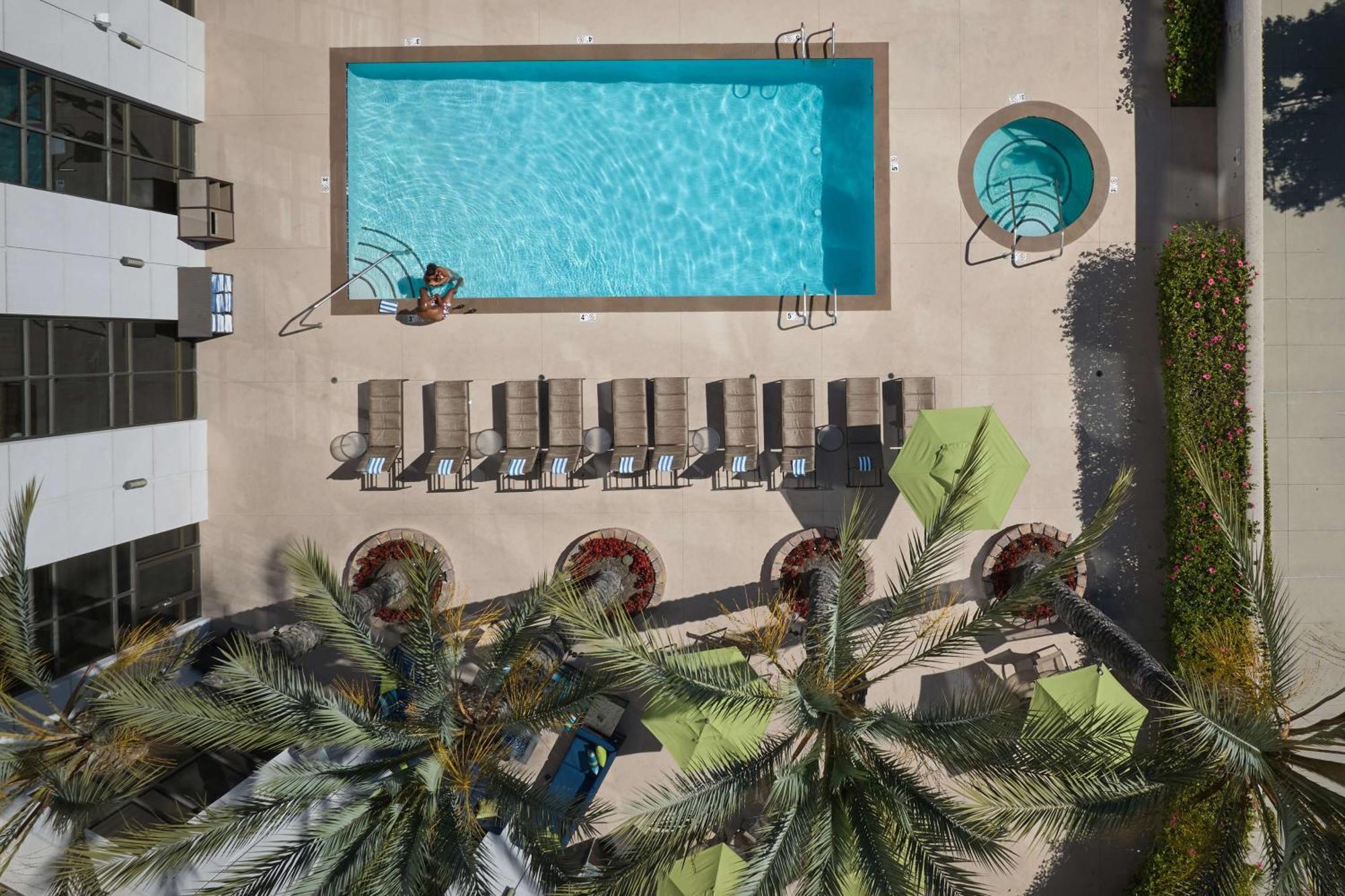 Doubletree By Hilton Irvine Spectrum Exteriér fotografie